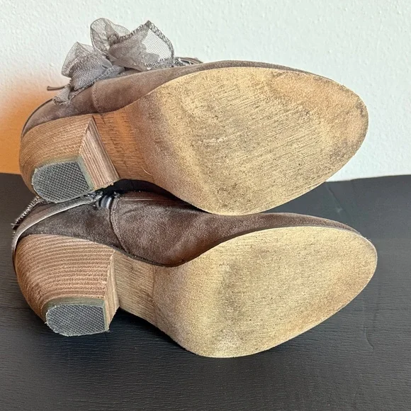 Not Rated Sz 8.5 Embellished Taupe Ankle Boots - Picture 9 of 9